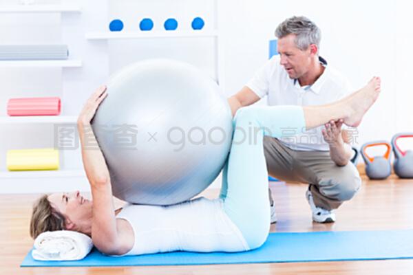 動起來，好心情 治療師如何通過運動球助力患者康復與休閑